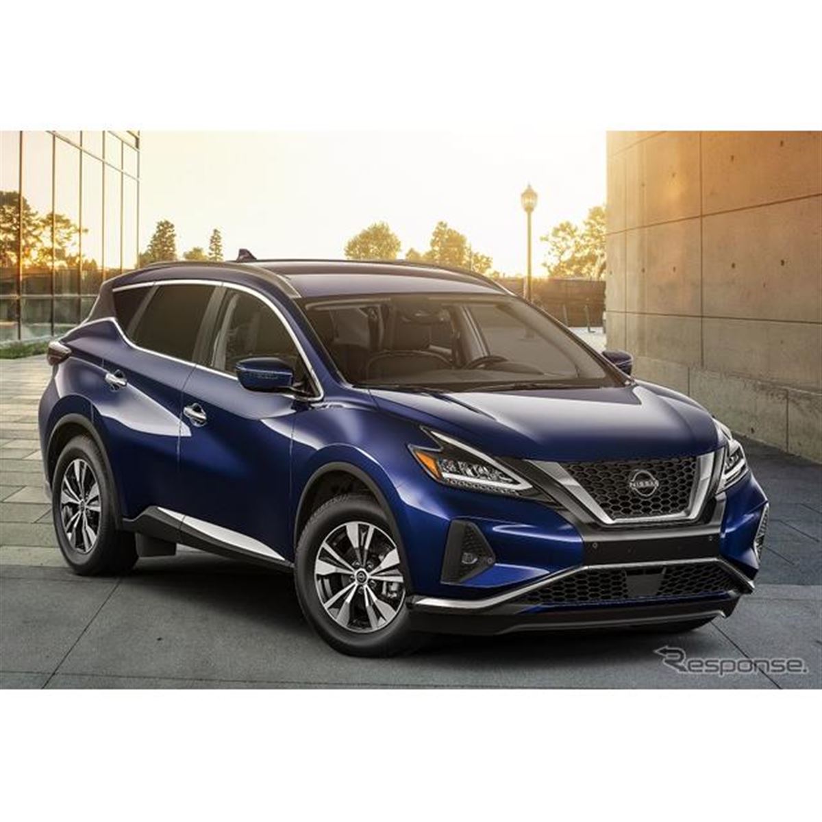 MURANO ITALYとあります。高さは15㎝弱、幅 奥行は6㎝弱