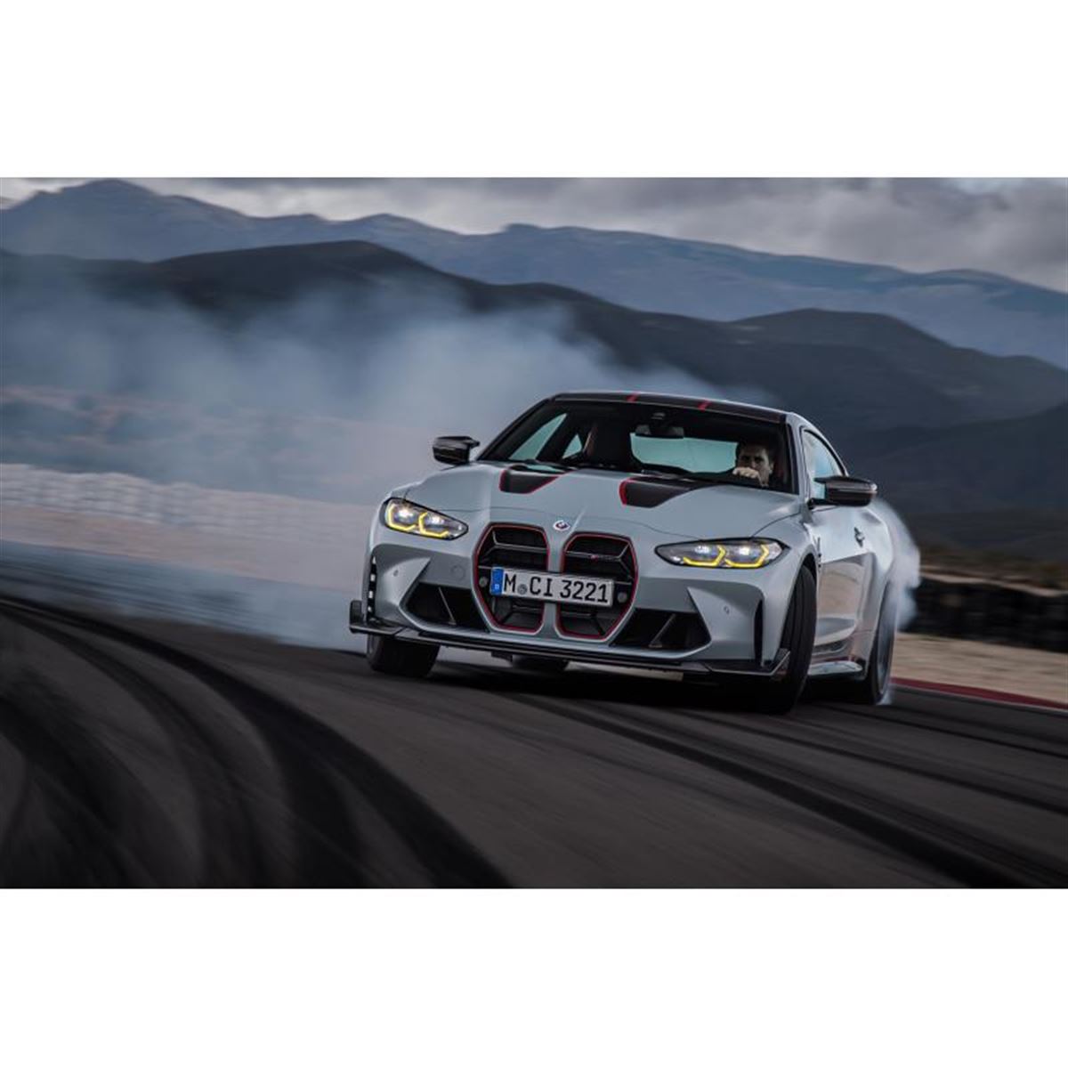BMWの量産車最速モデル「M4 CSL」 25台限定で注文受け付けスタート - 価格.com