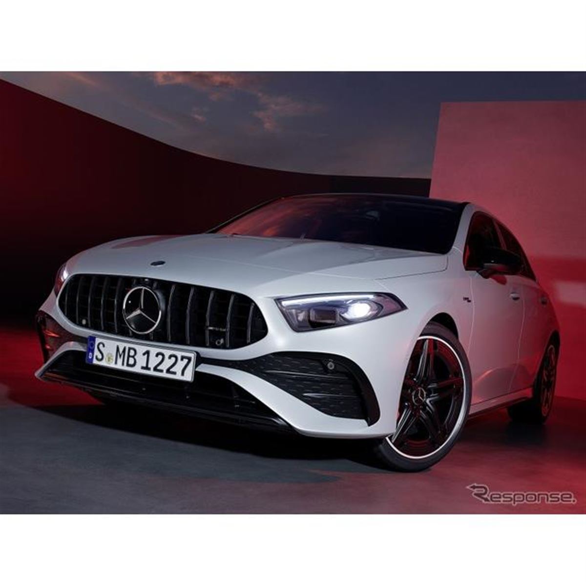 ＡＭＧ Ａ３５ エディション１　純正フロント グリル ブラック塗装 AMG A35 エディション1 純正フロント グリル ブラック塗装