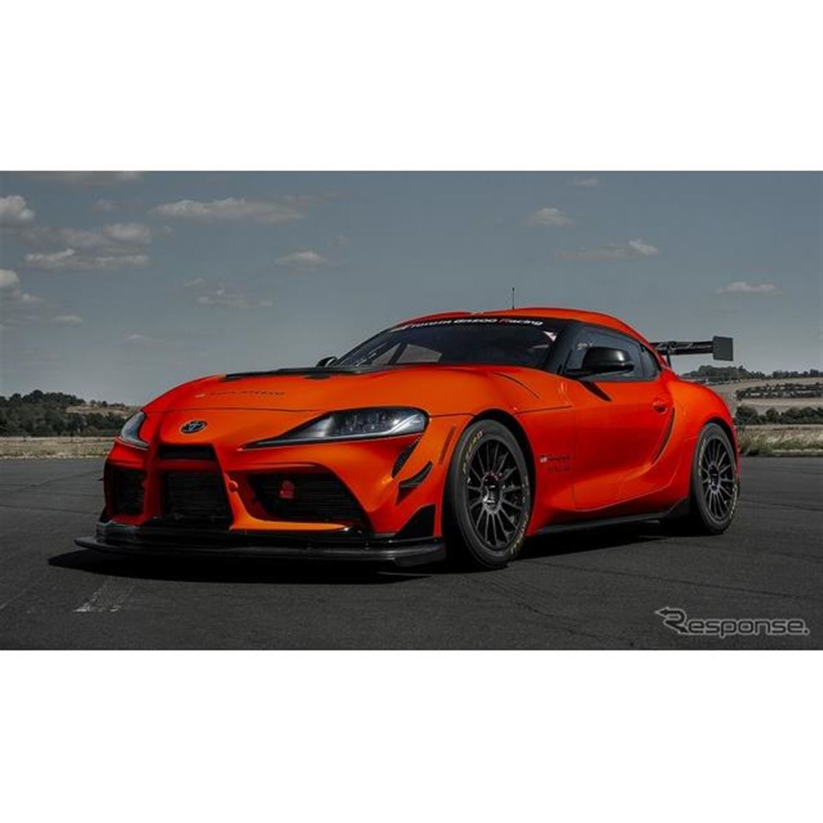 GG★新品未使用品★トヨタGAZOOレーシング ウィンドブレーカー 赤/黒 トヨタ 【50%OFFセール】2023 TOYOTA GAZOO Racing オフィシャル