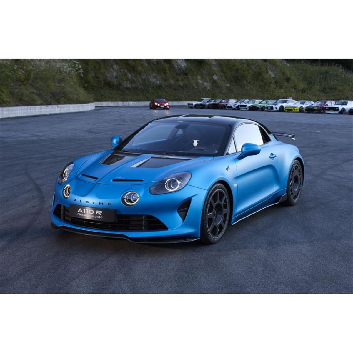 フェルナンド・アロンソが仕立てた「A110 R」 1台限定で発売 - 価格.com