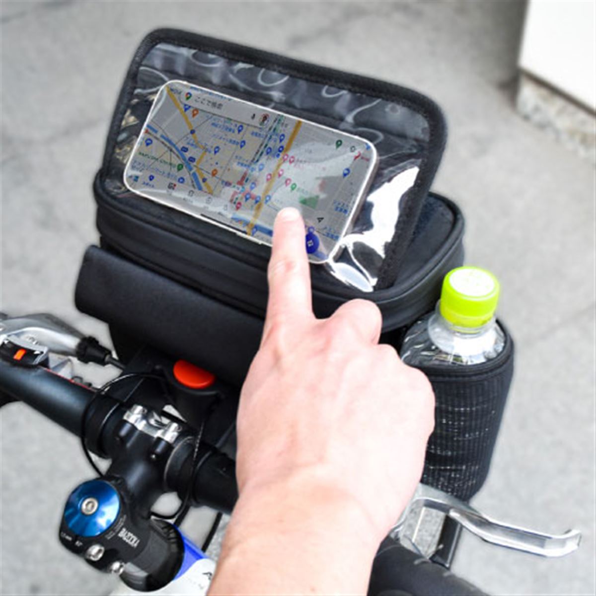 スマホを収納できる自転車用フロントバッグ発売、ハンドルバー