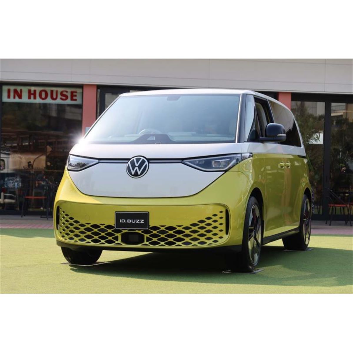 Protective Tempered Glass For Volkswagen ID Buzz 2023