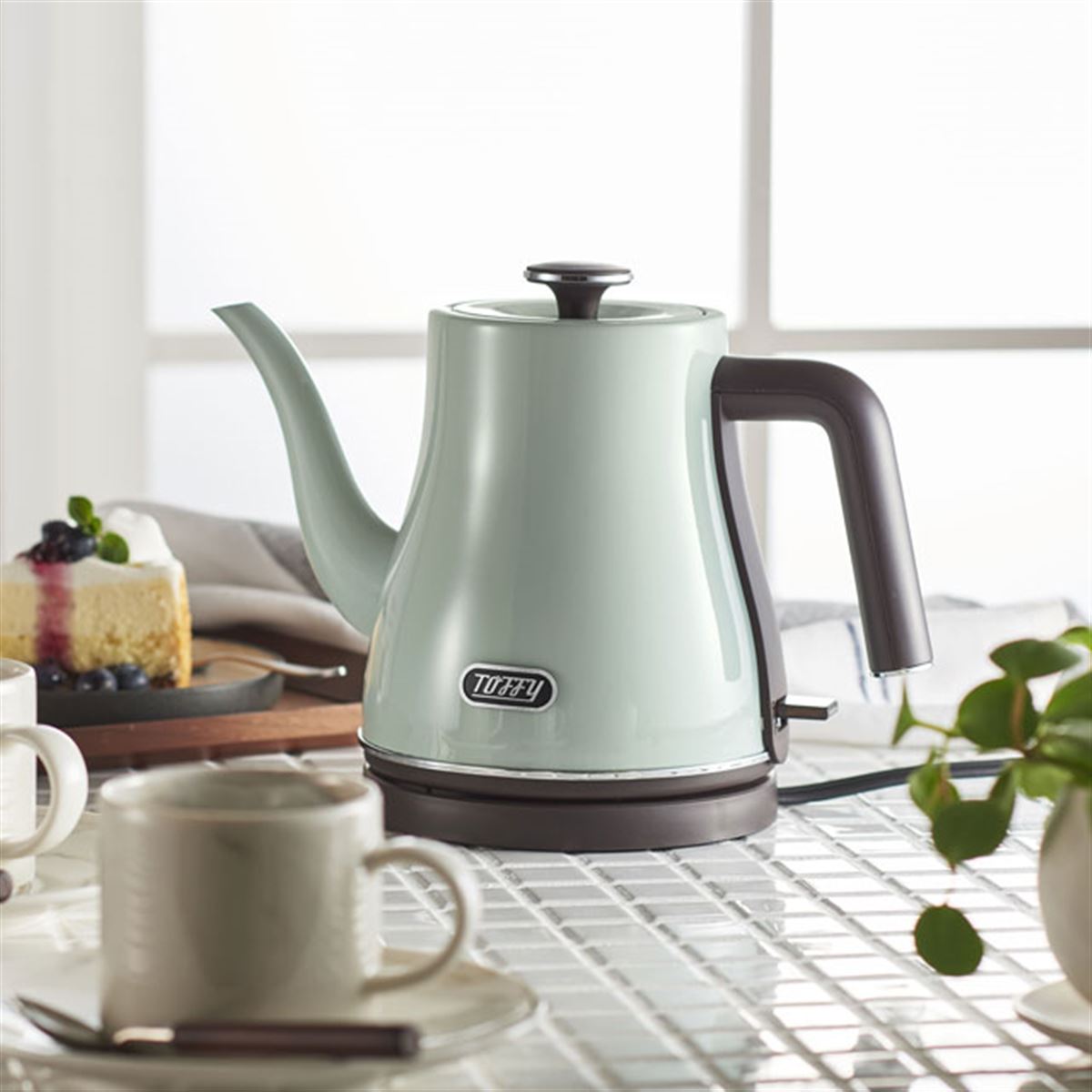 ラドンナ、カップ1杯分を約60秒で沸騰させる「Toffy エレクトリック