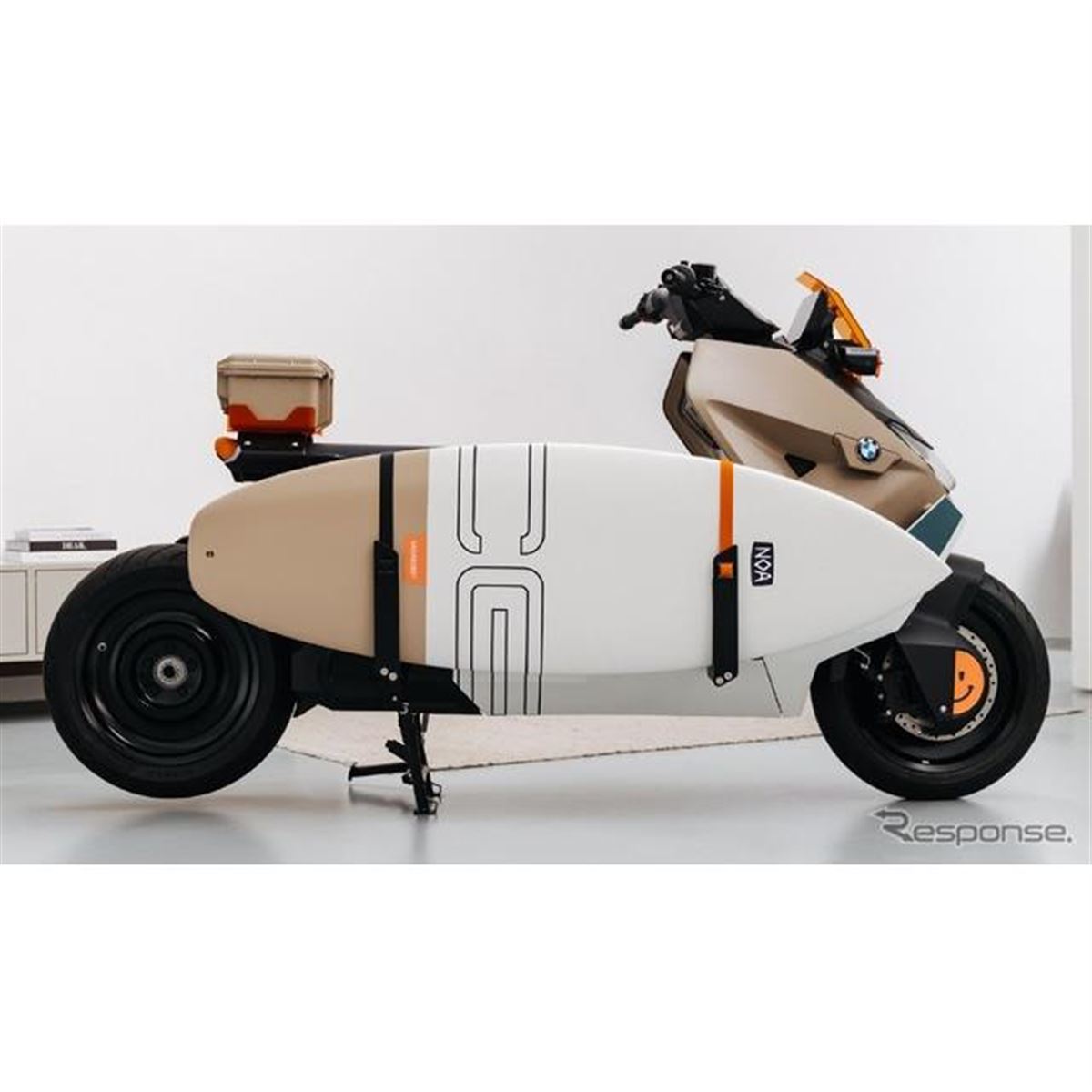BMWの電動スクーターにサーフィン仕様、『CE 04』をカスタム - 価格.com