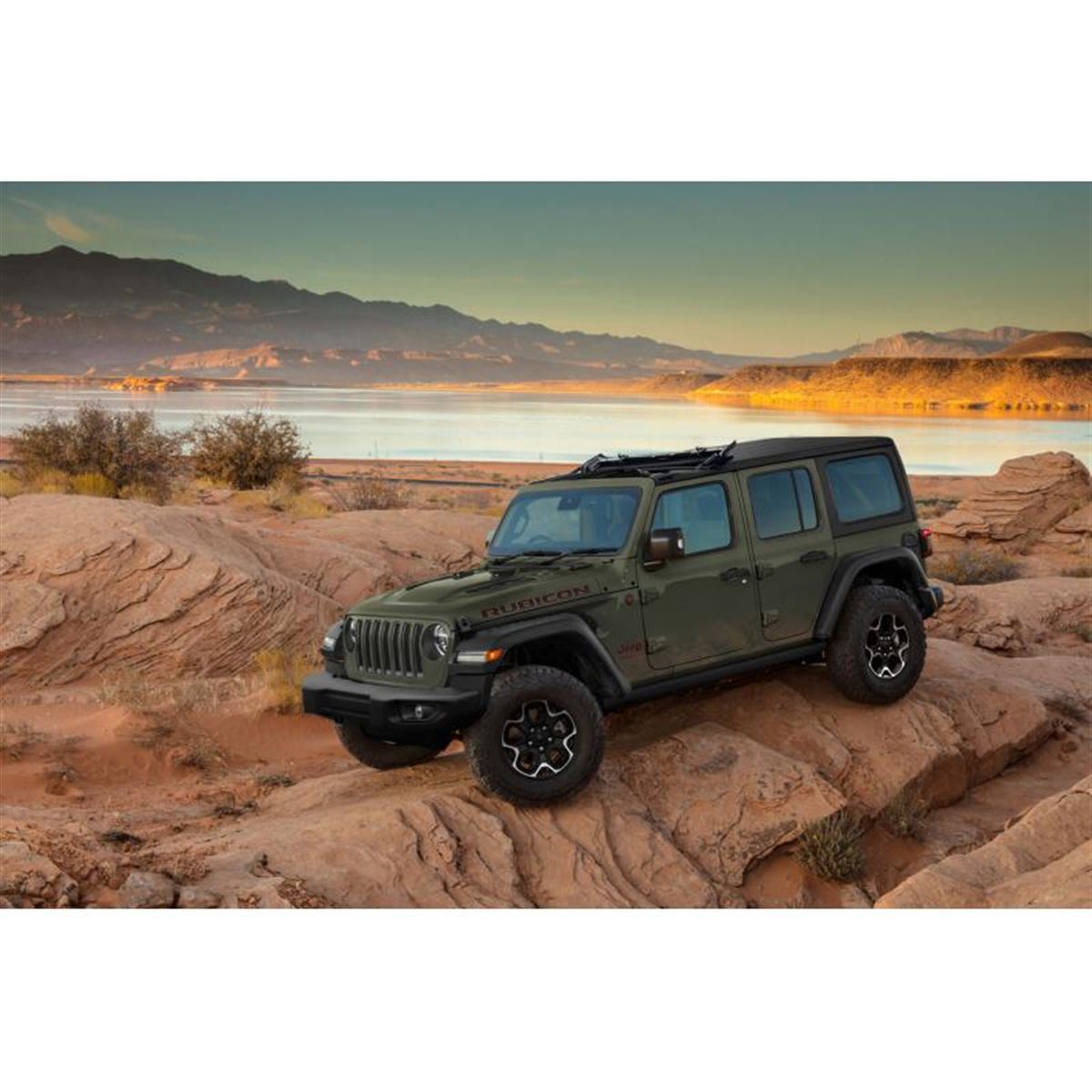 ジープ・ラングラー」に手動開閉式ソフトトップ「フリップトップ」を