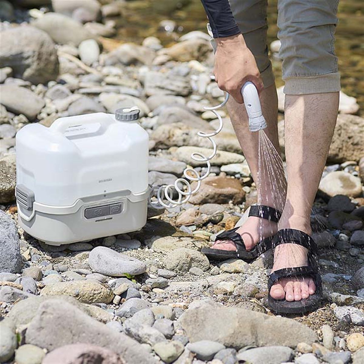 アイリスオーヤマ、電源・水道不要で使える「充電式ポータブル