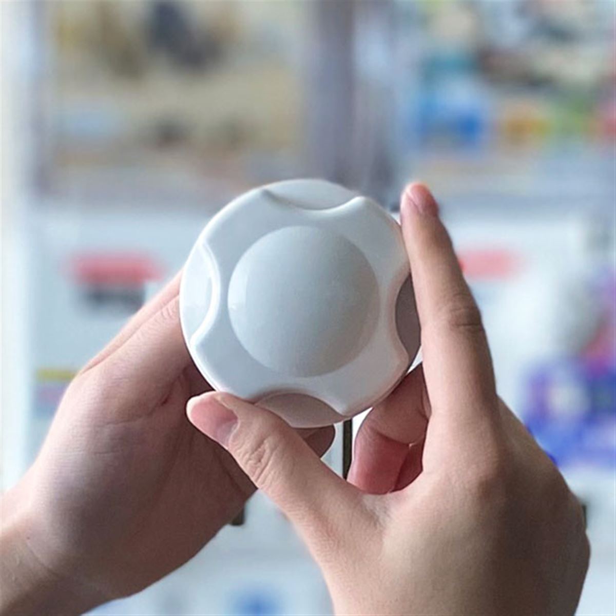 ガチャガチャ(動作確認動画有り、塗装有り) タカラトミー、カプセル自販機のハンドル部を再現した“回せる