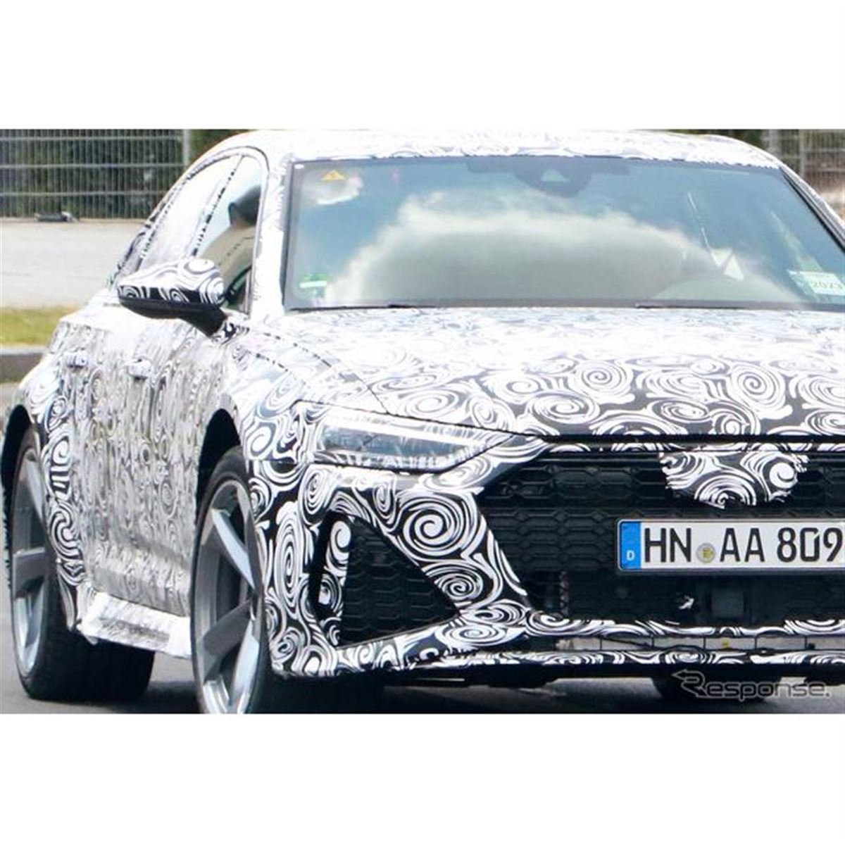 4ドアセダンの皮をかぶったアウディ「RS7」？ ボディ形状、パワー