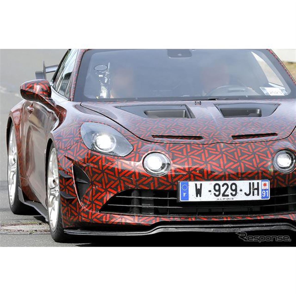 これがアルピーヌ『A110』最終章か…？ 時速300km超えの究極モデルを