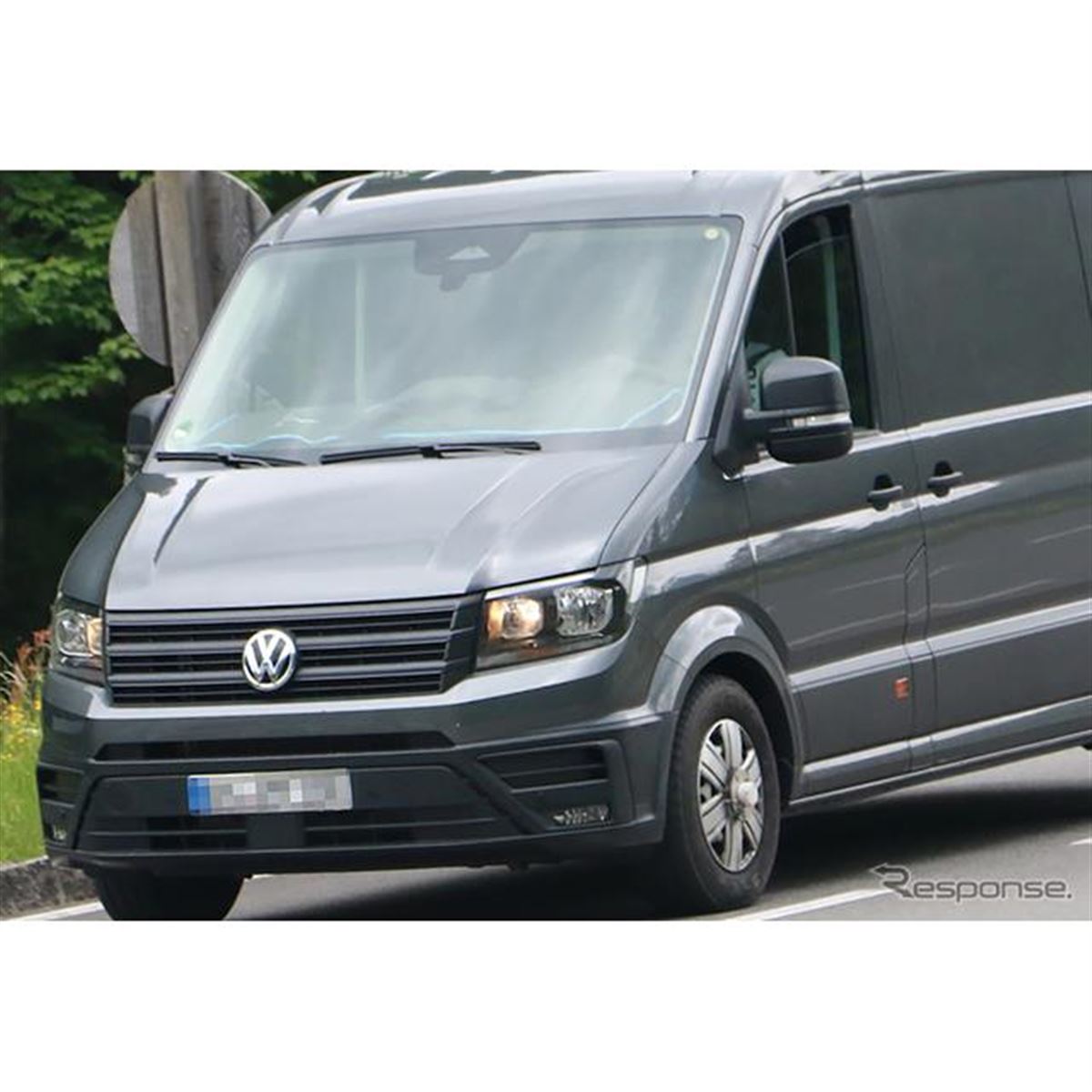 キャンピングカーベースに最適!? VWの人気商用バン『クラフター』にも 