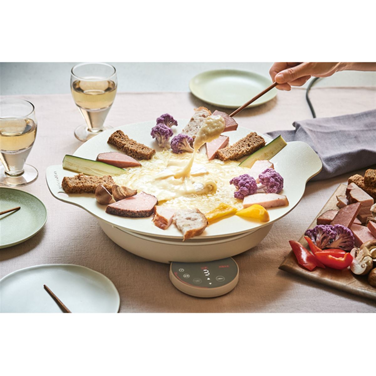 調理できる大皿”で焼く・炒める・煮る「卓上IHクッキンググリドル」が