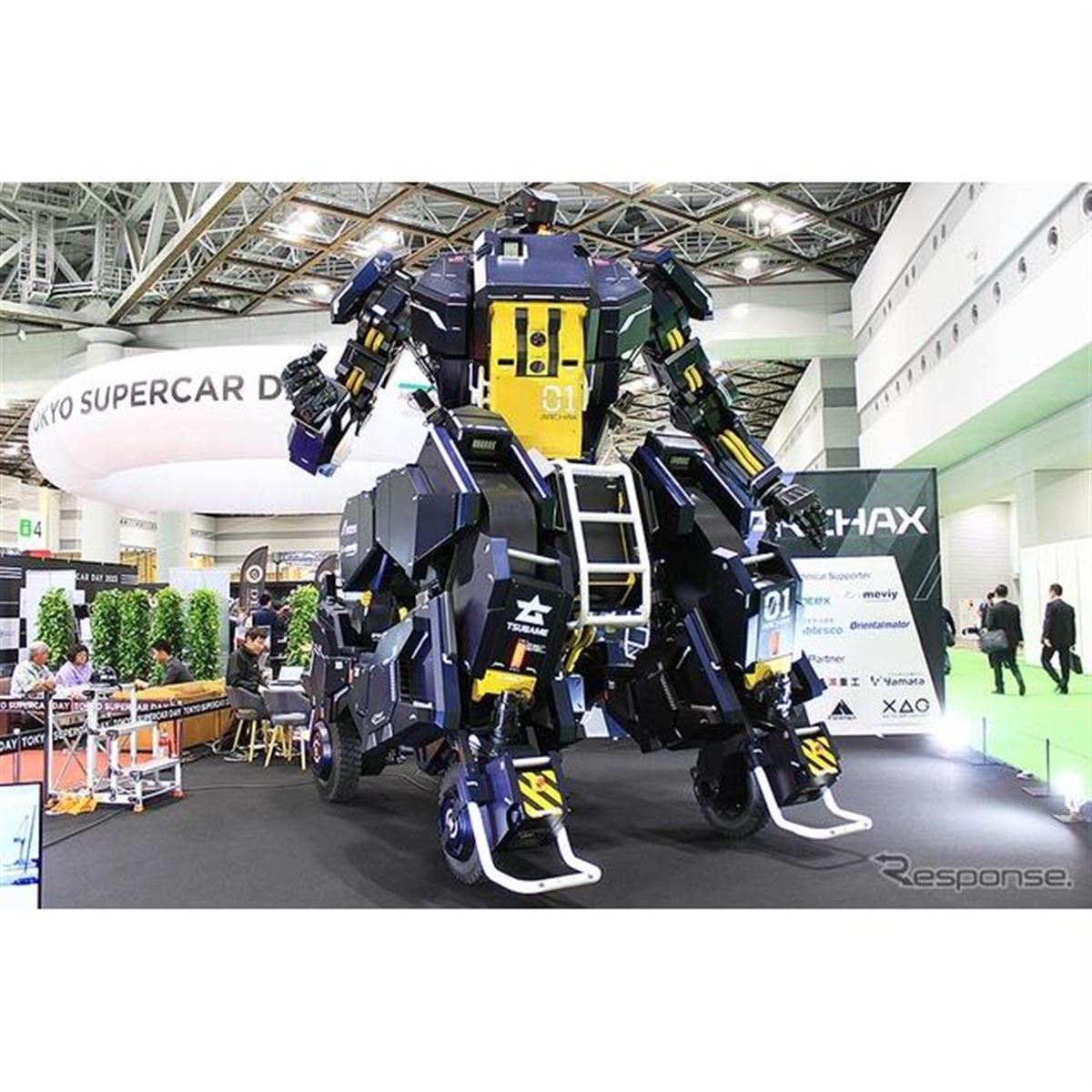 搭乗型ロボット『アーカックス』はクルマ技術を結集したエンタメ業界