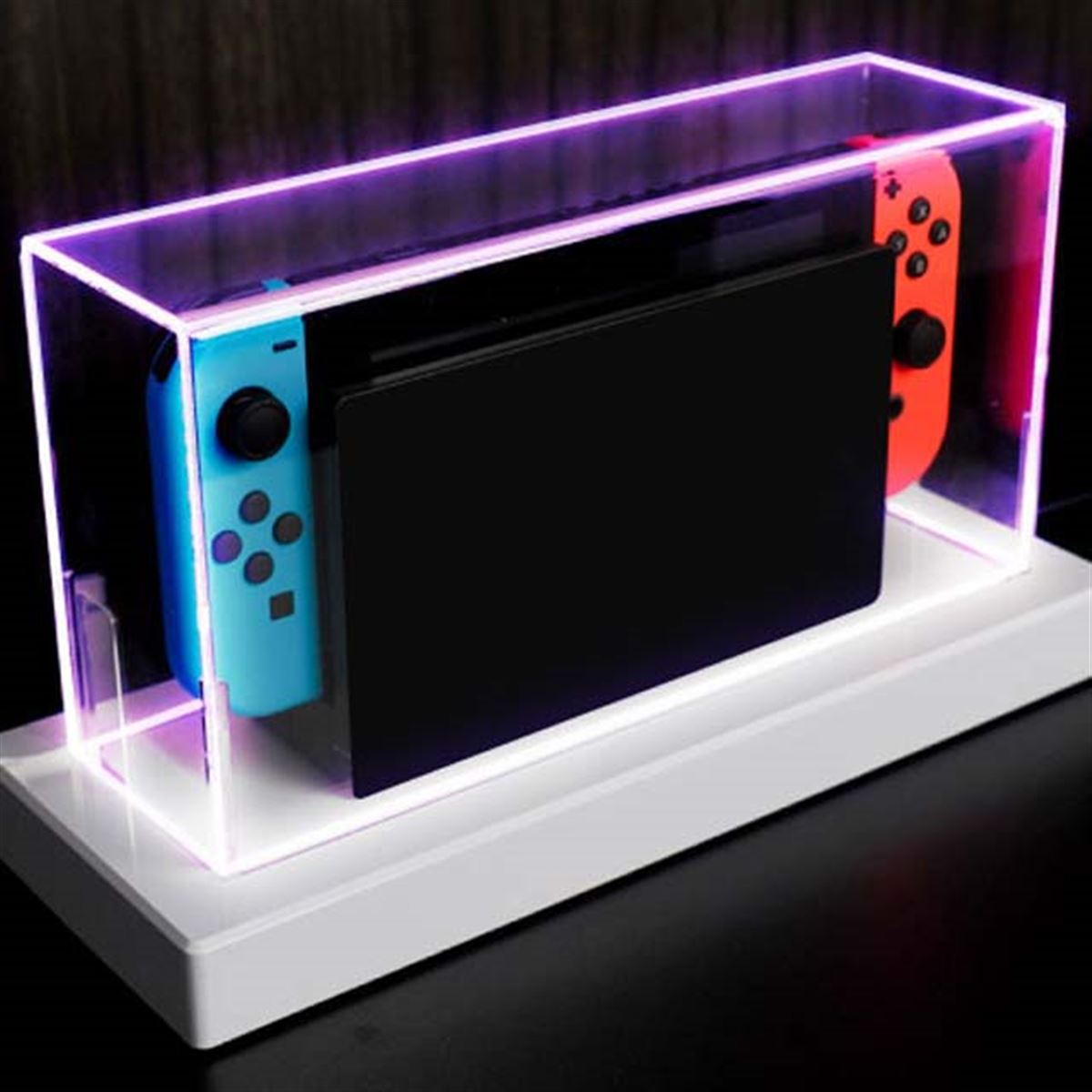 全20種のLED点灯でライトアップできる「ゲーミングLEDショーケース」が