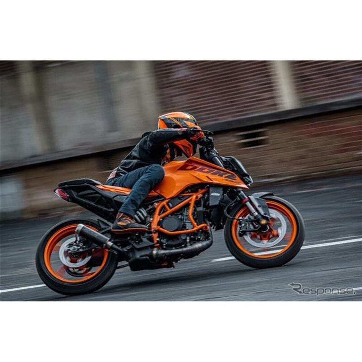 KTM 390デューク、フルモデルチェンジで戦闘力アップ - 価格.com