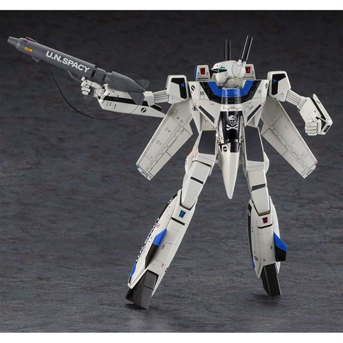 マクロスより、マックスが搭乗する「VF-1S バルキリー