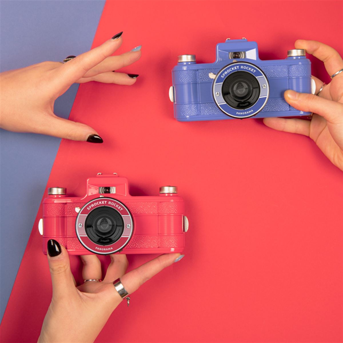 ロモ、パノラマカメラ「Sprocket Rocket」に新色「Bittersweet」と