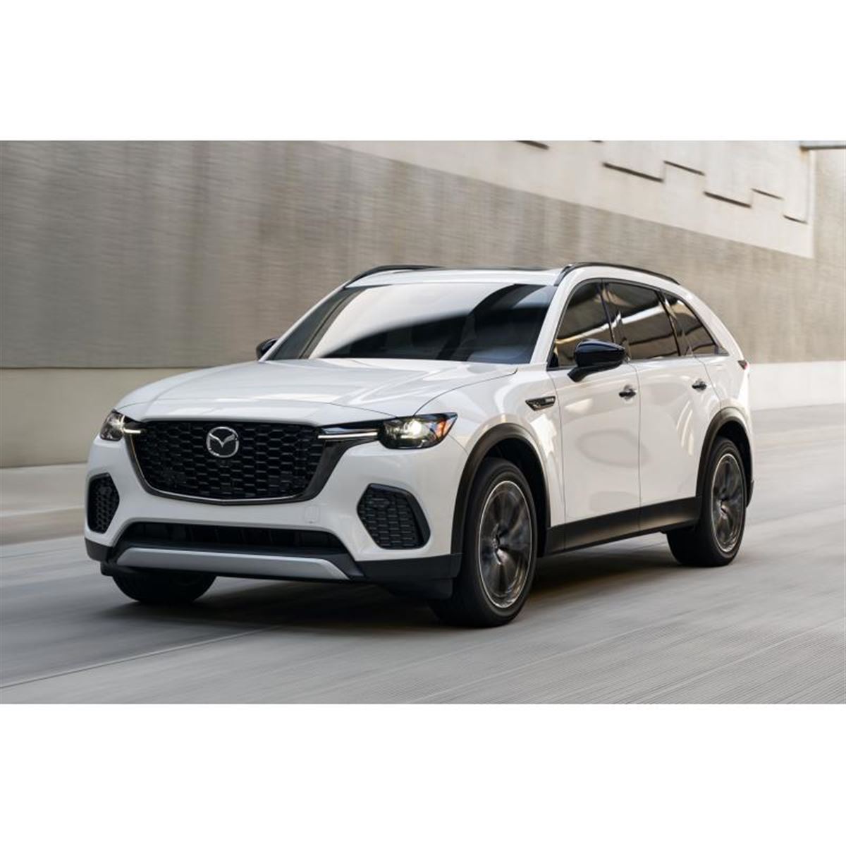 マツダが新型クロスオーバーSUV「マツダCX-70」を世界初公開 - 価格.com