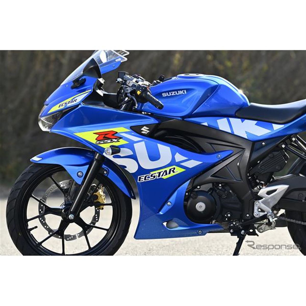 スズキ GSX-R125 試乗】エンジンをビンビン唸らせていた“元若手”にも刺さる…伊丹孝裕 - 価格.com