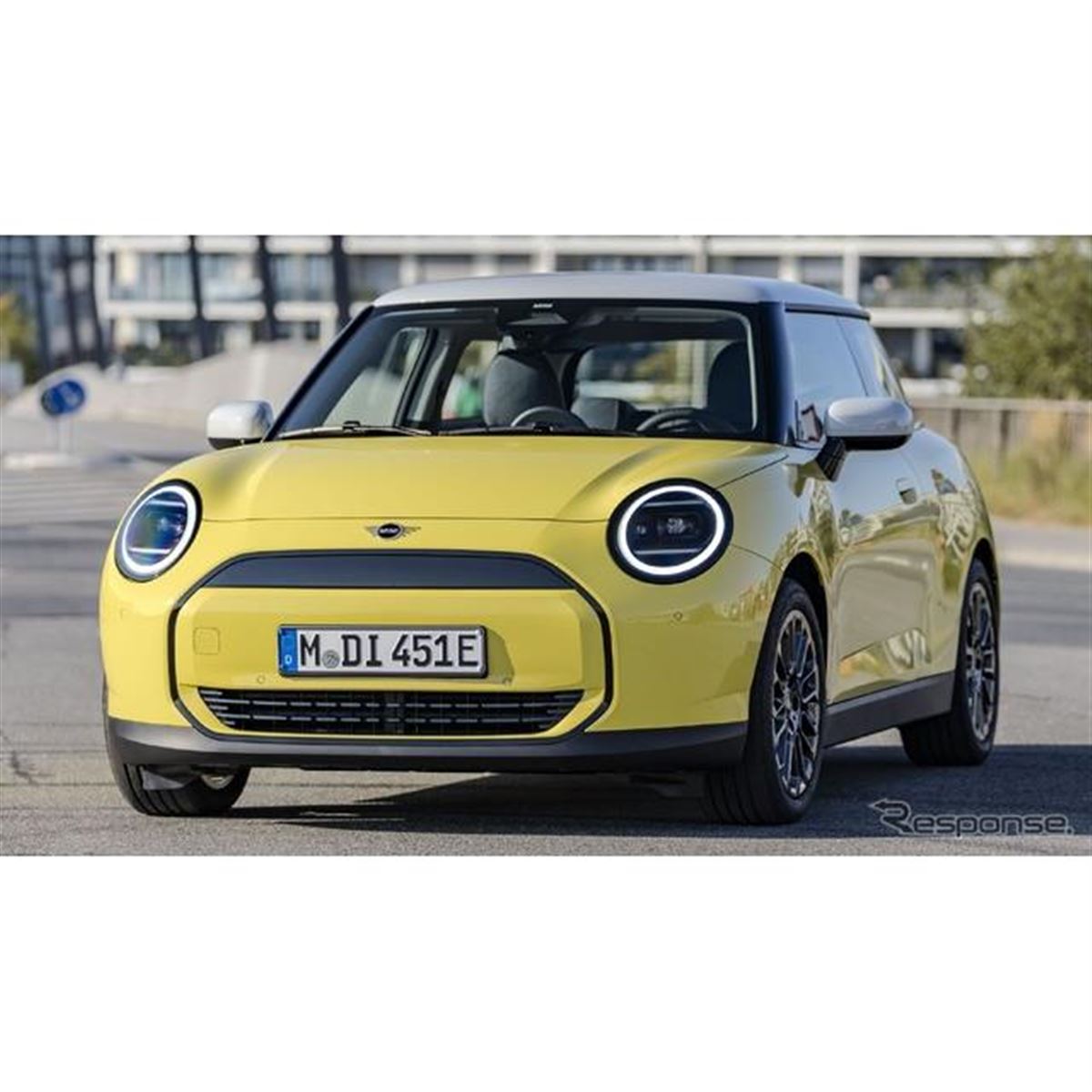 MINI 新型のEV、ベースグレード「クーパーE」発表…航続は305km