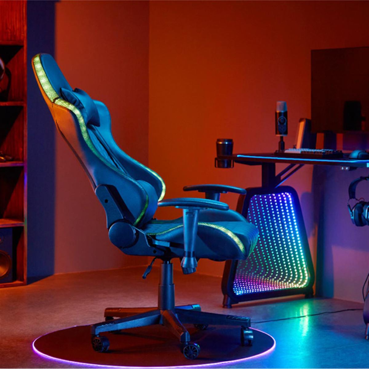 サンコー、LEDで光るRGBゲーミングチェア＆デスクを発売 - 価格.com