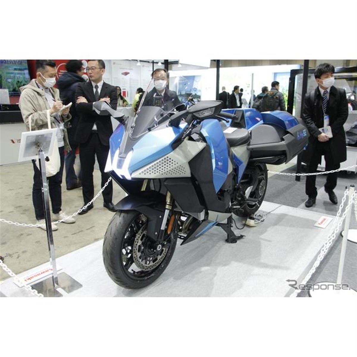 スーパーチャージャー搭載998㎝³エンジンが実現する異次元の