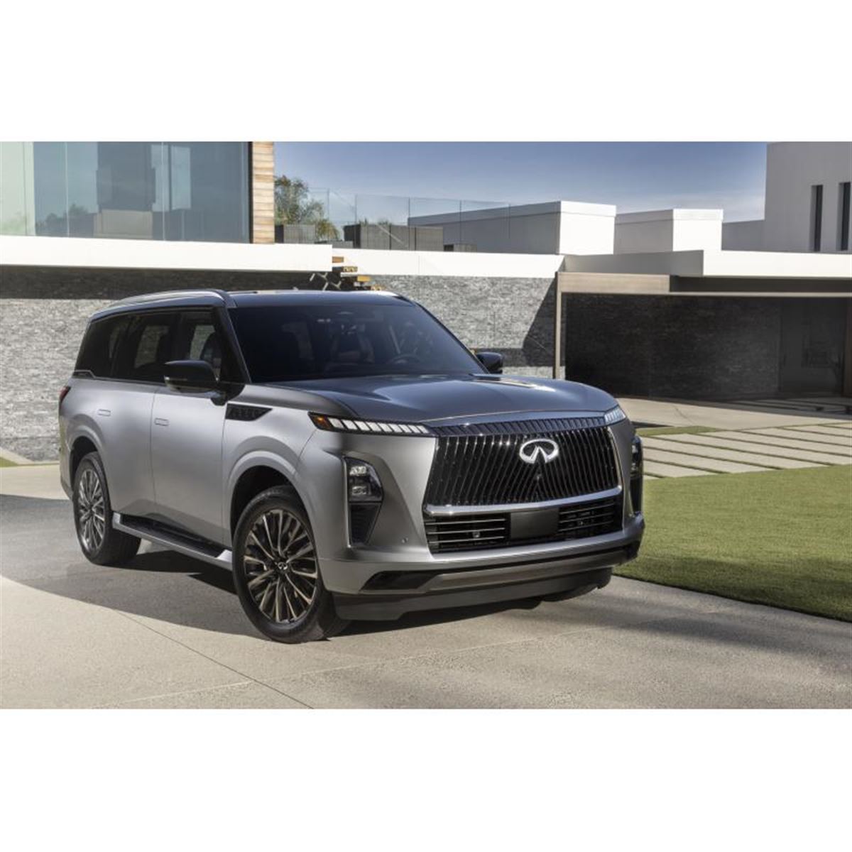 インフィニティブランドの新型フラッグシップSUV「QX80」がデビュー