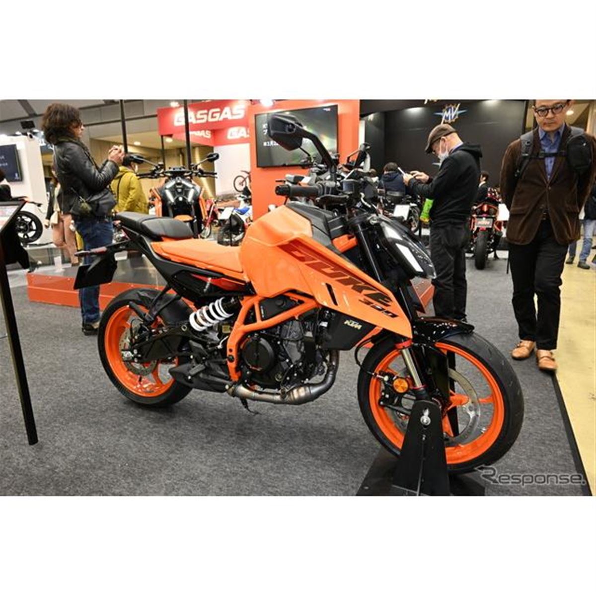 シリーズ30周年、オールニューで攻勢かける新型KTM『390デューク』 - 価格.com