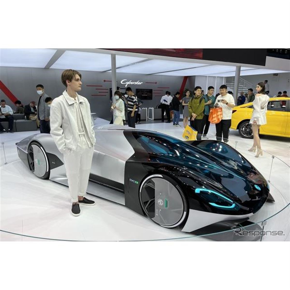 最高速415km/h、電動スーパーカーをMGが提案 - 価格.com