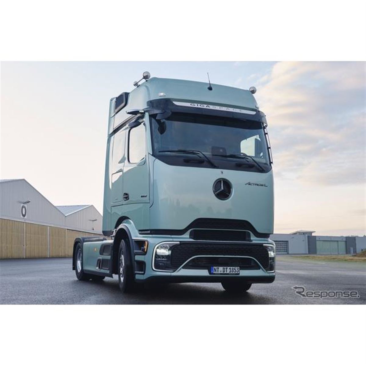 TimeMicro メルセデスベンツActros DHL 限定999 1/14RC メルセデス・ベンツ アクトロス MP4 MB モータースポーツ