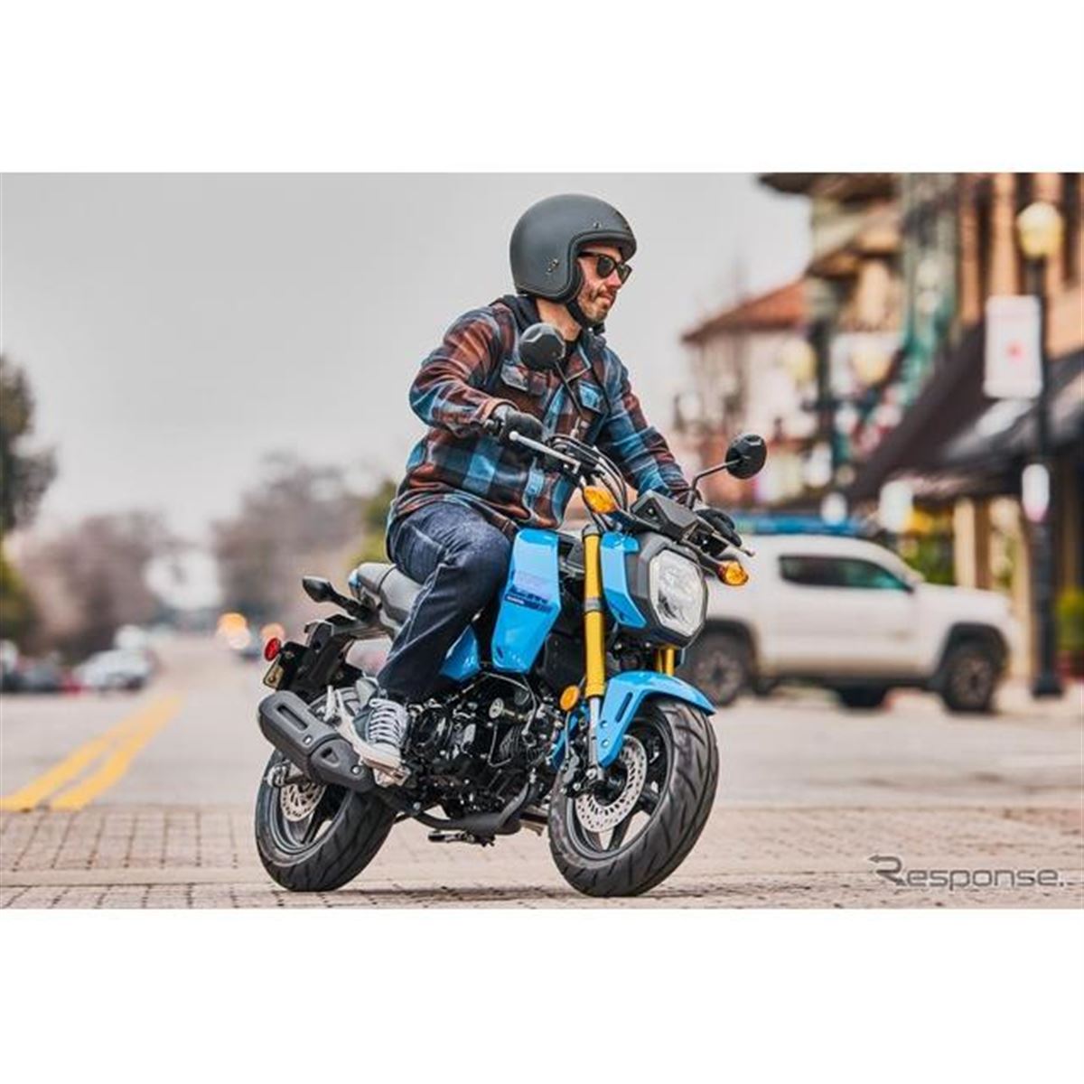 ホンダ『グロム』、青と赤を設定…6月中に発売へ - 価格.com