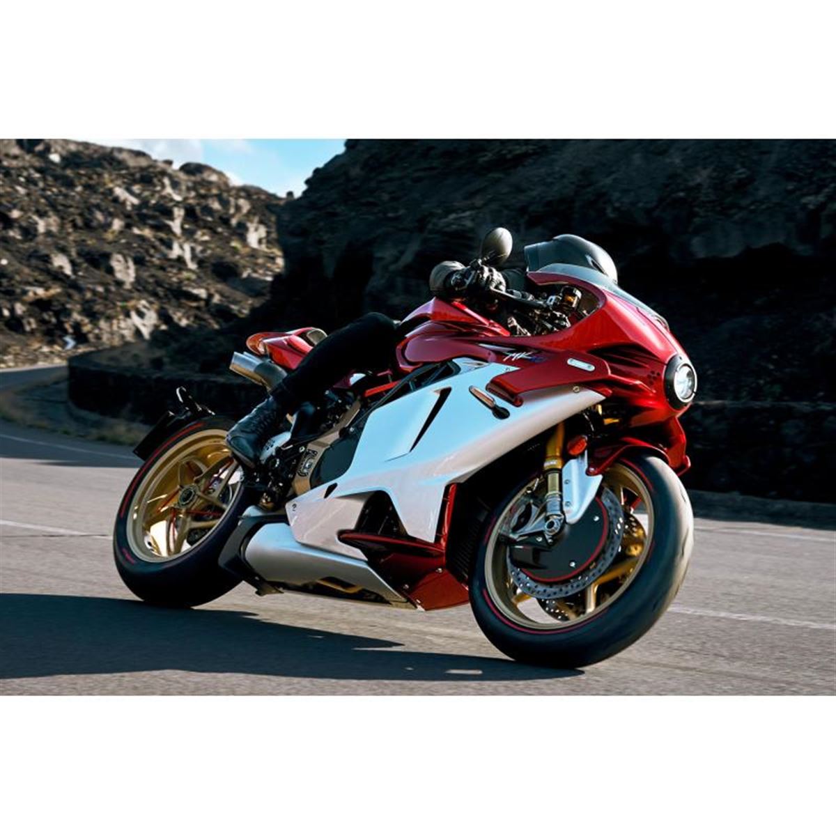 【新品未使用】MVアグスタ純正 スーパーベローチェセリエオロ カーボンカウル MVアグスタ、限定スーパースポーツ「スーパーヴェローチェ1000