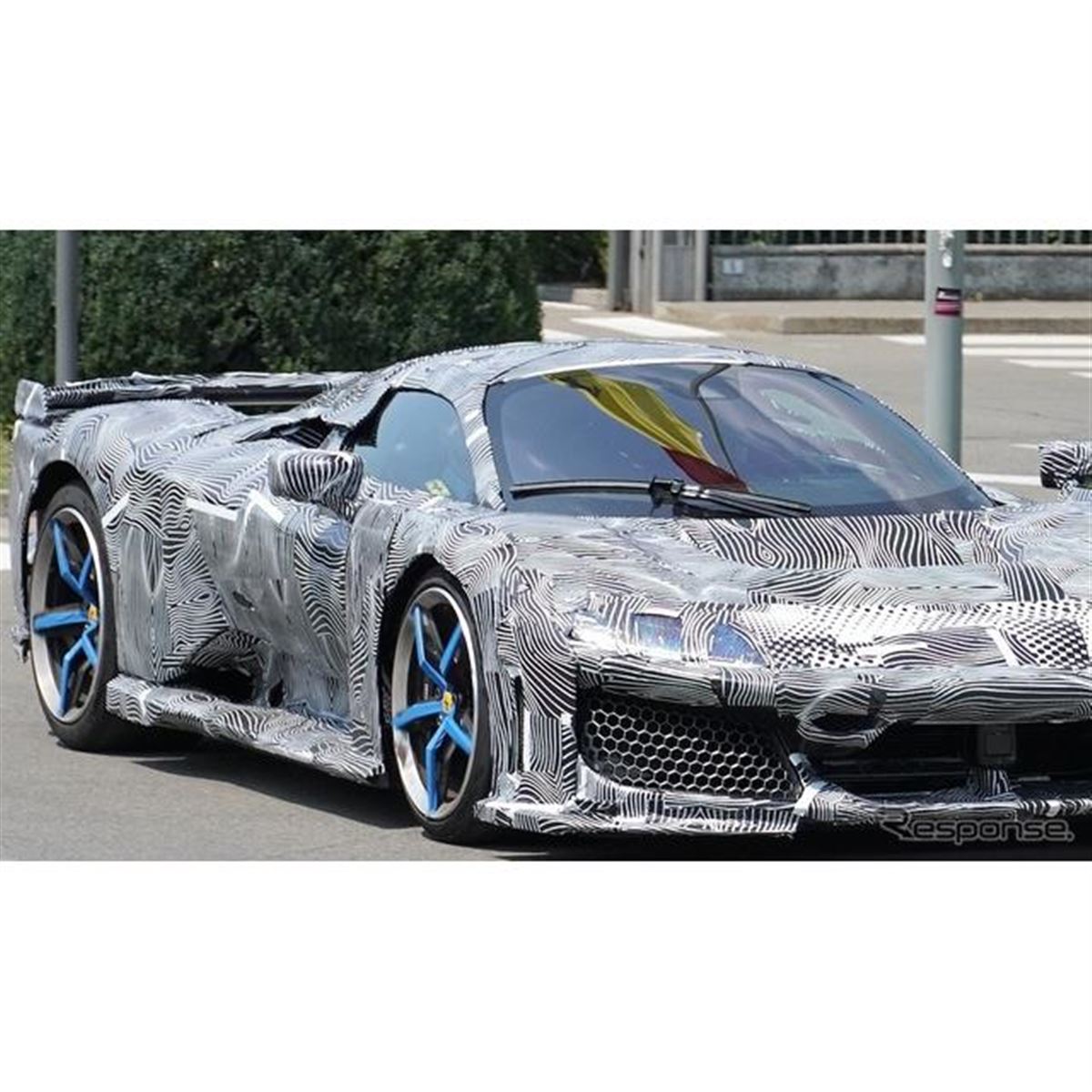 車名候補は6つも!? フェラーリの新型ハイパーカー、量産型デザインの