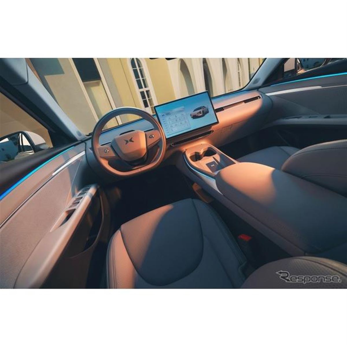 3D音楽アンビエントマップ」初搭載、Z世代をねらった新型EV『MONA M03