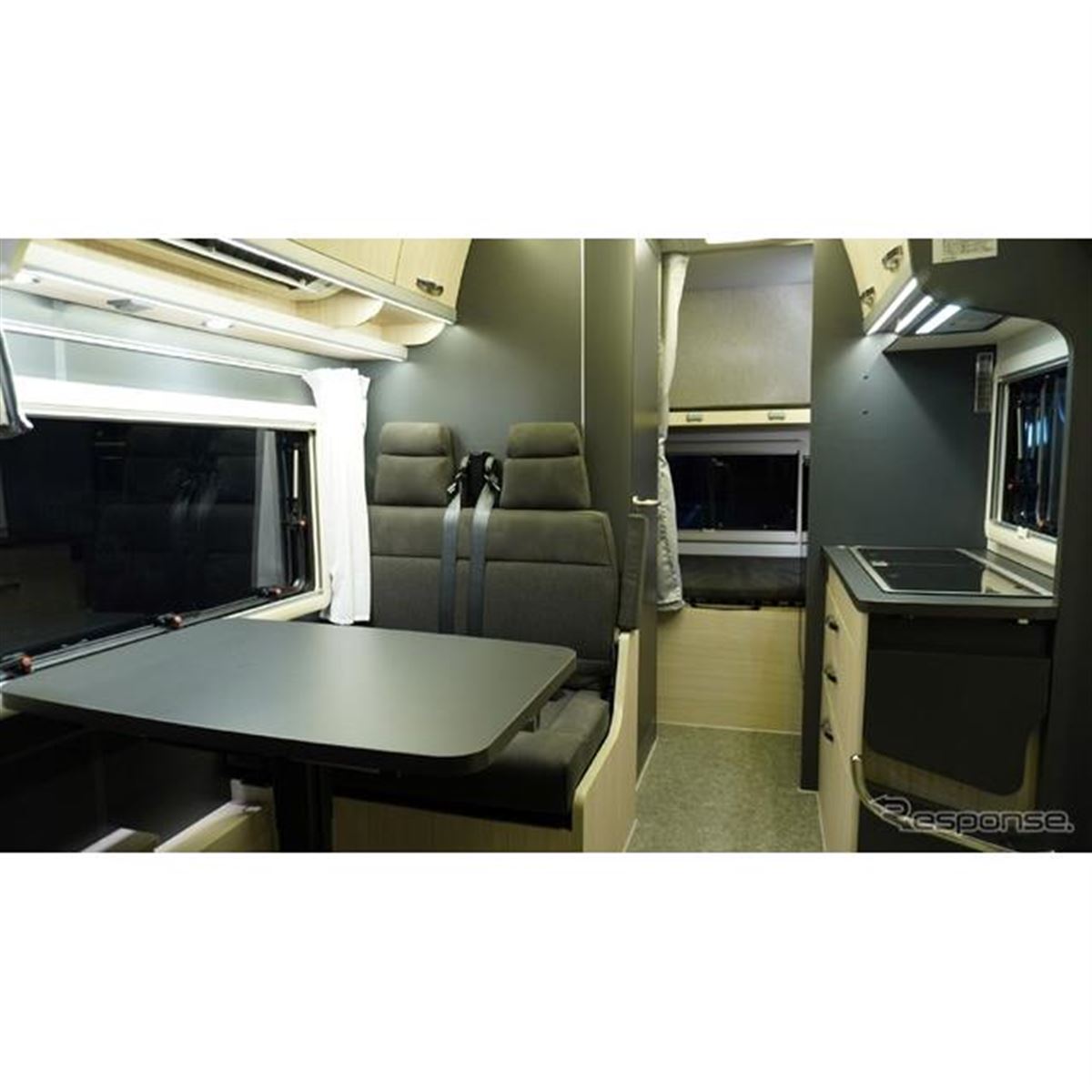 キャンピングカー「LIBERTY 52DB」の最終モデル『ブラックライン』発表