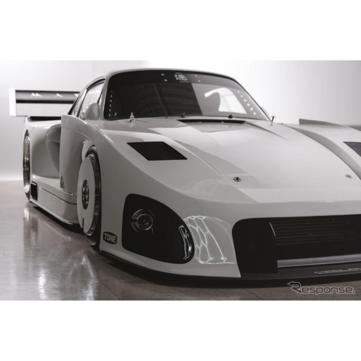 もしポルシェ935を現代のマシンとして復活させたら…？ 超進化系