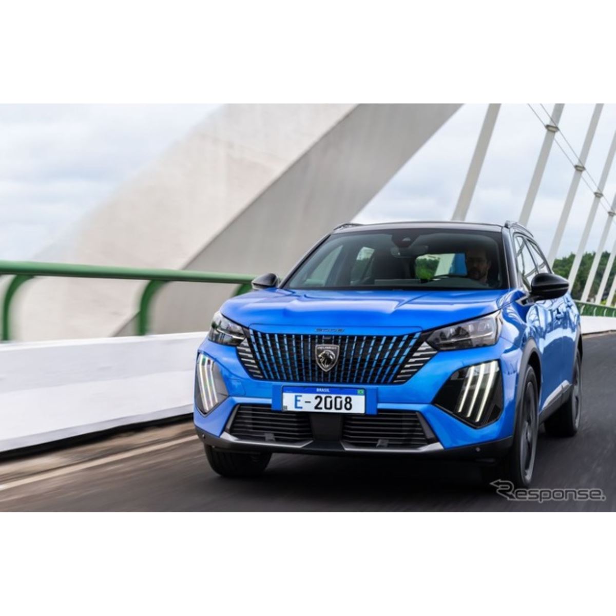 プジョーの電動SUV『E-2008』、改良新型をブラジルで発売…欧州と