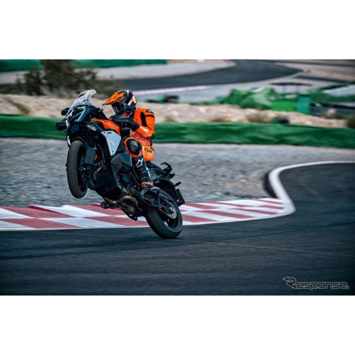 KTMが自動マニュアルトランスミッションを初めて採用、『1390スーパー