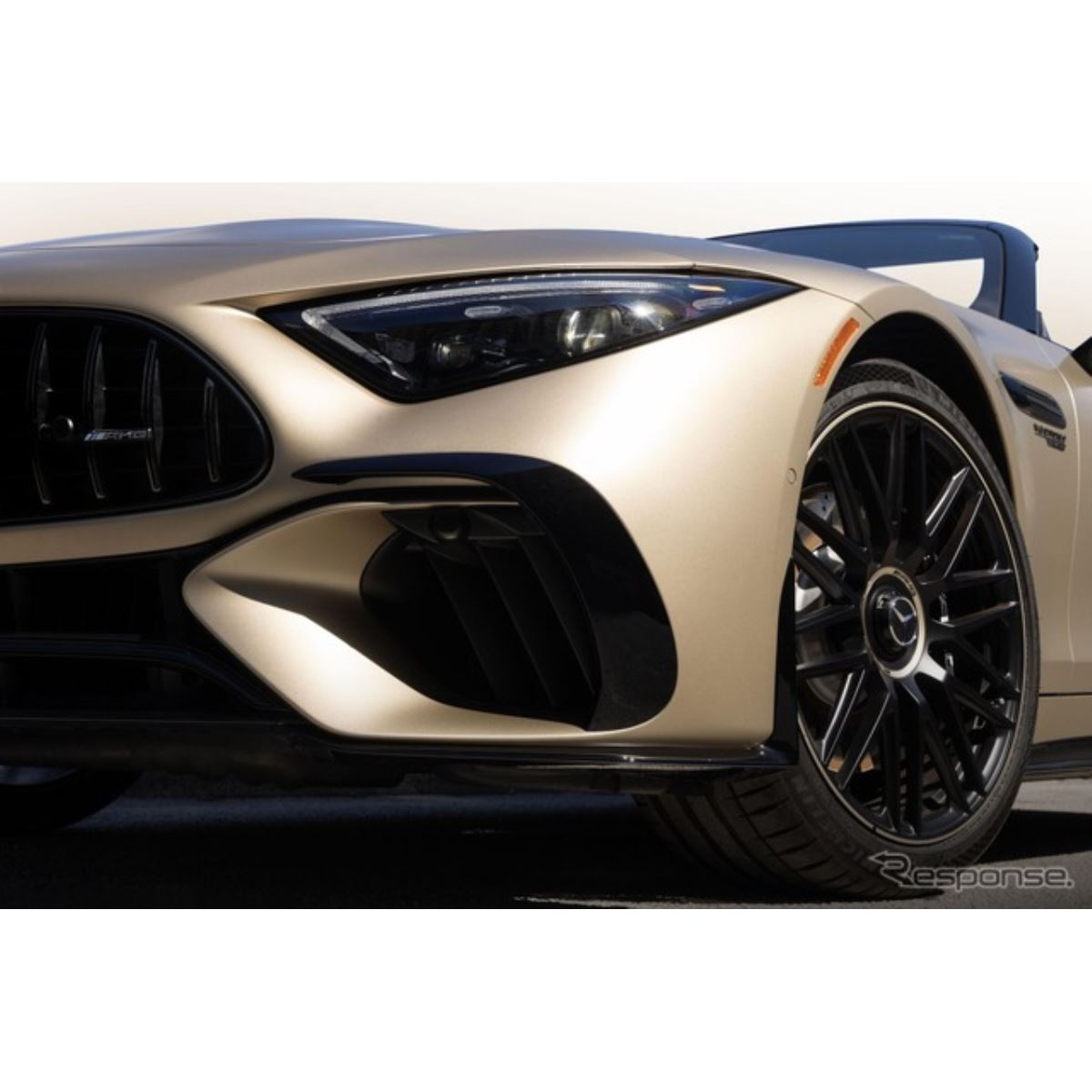 黄金に輝くAMG『SL 63』！ 米国の一部ディーラーでしか買えない