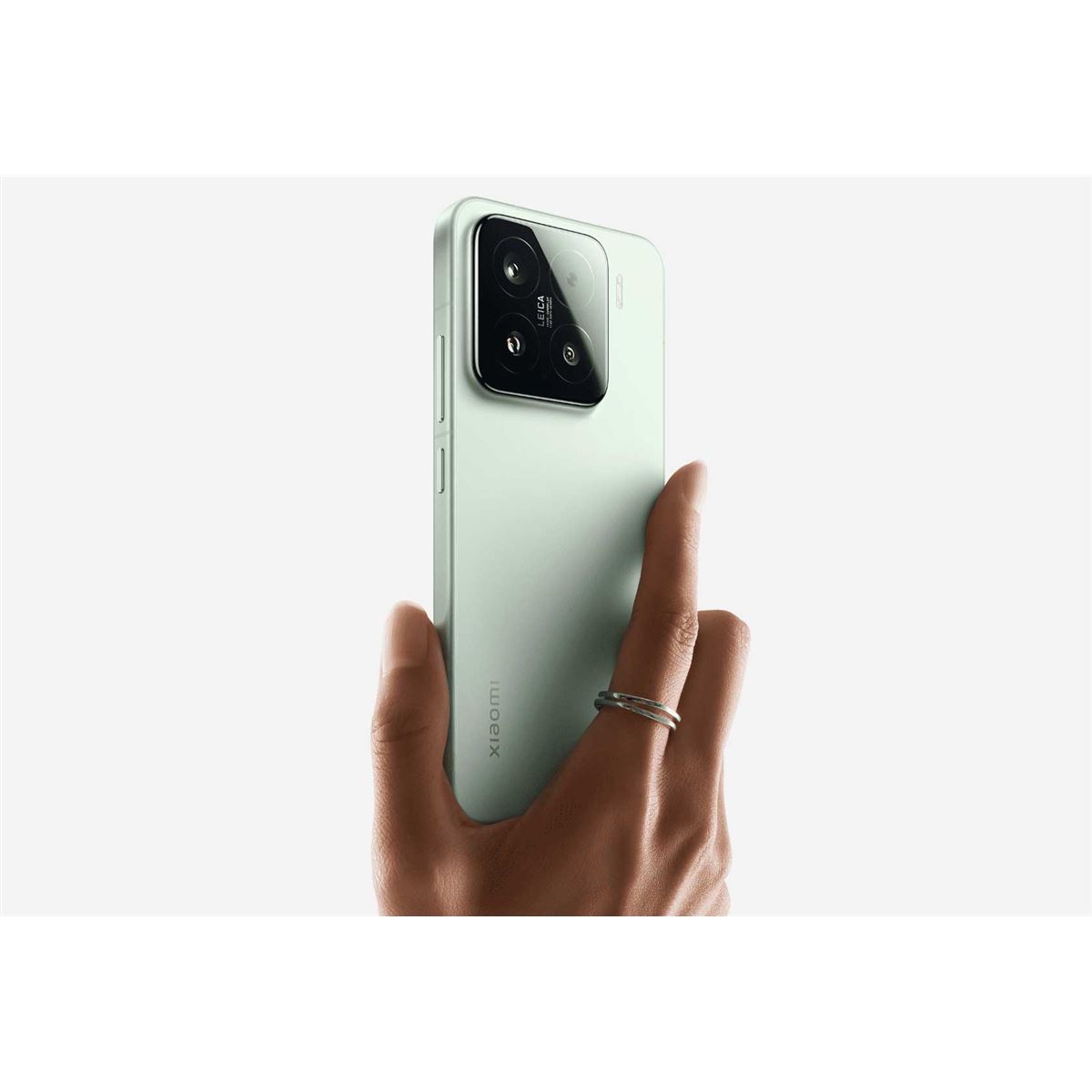 シャオミ、コンパクトフラッグシップ6.36型スマホ「Xiaomi 15