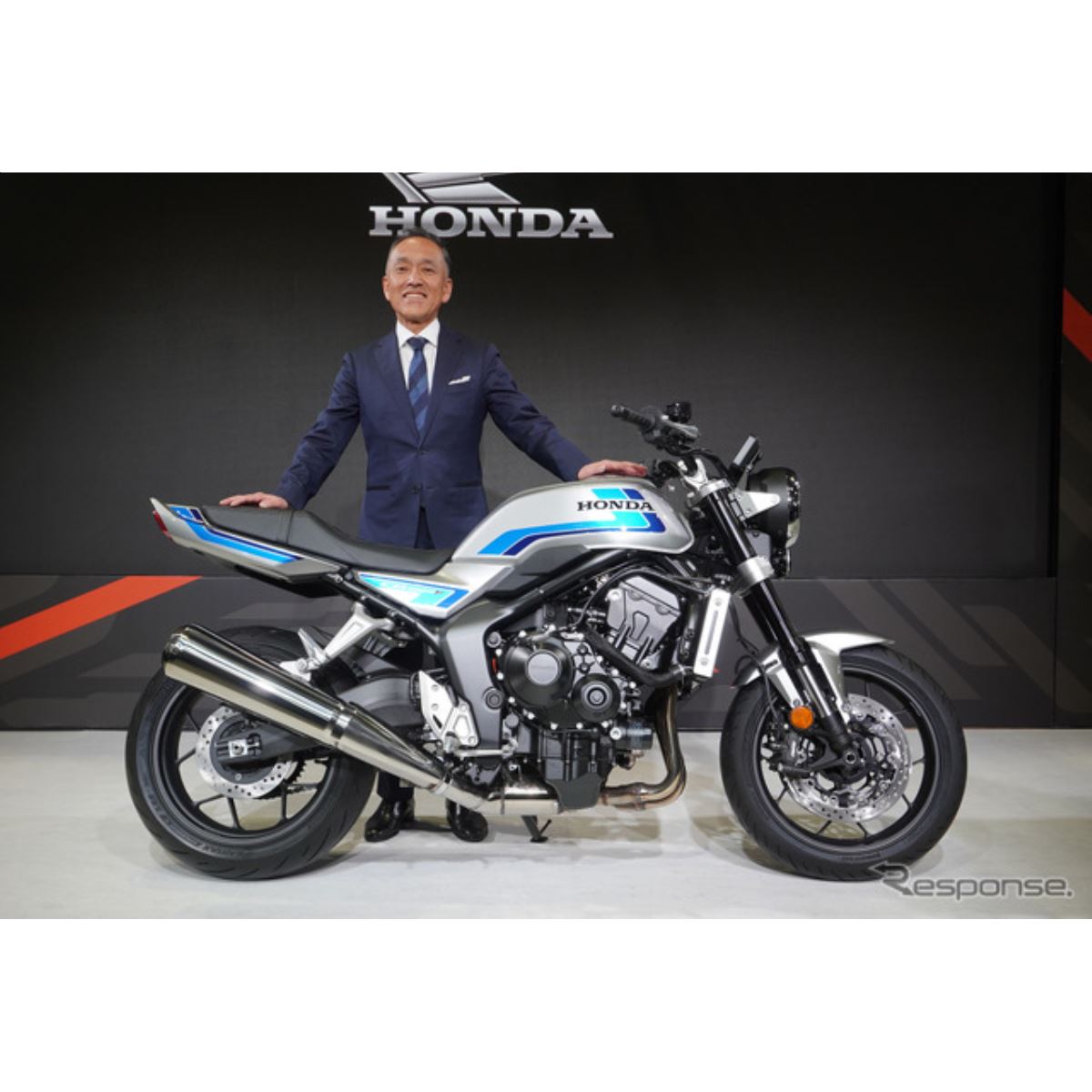 ホンダ『CB1000F』世界初公開、往年の名車復活に「ありがとう！」の