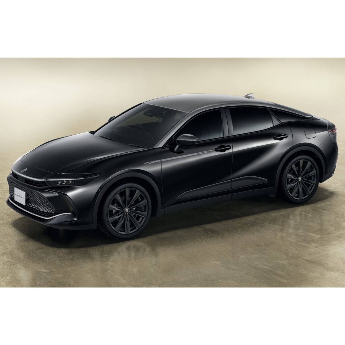 トヨタ・クラウン クロスオーバー」にクラウン誕生70周年を記念する