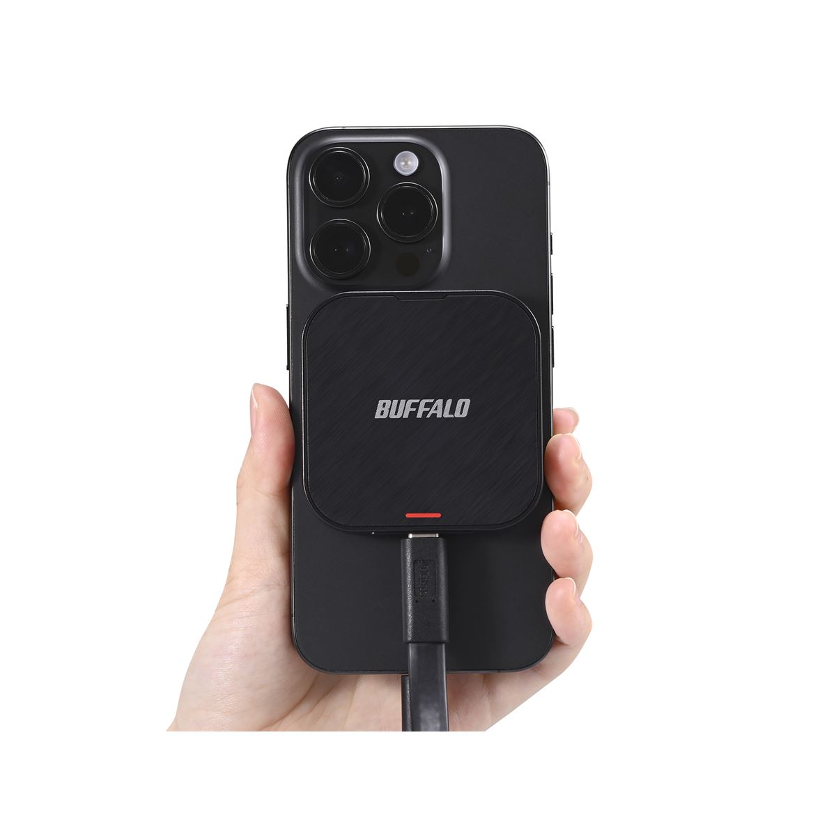 バッファロー、iPhoneにピタッと固定できるポータブルSSD「SSD-PMSU3A