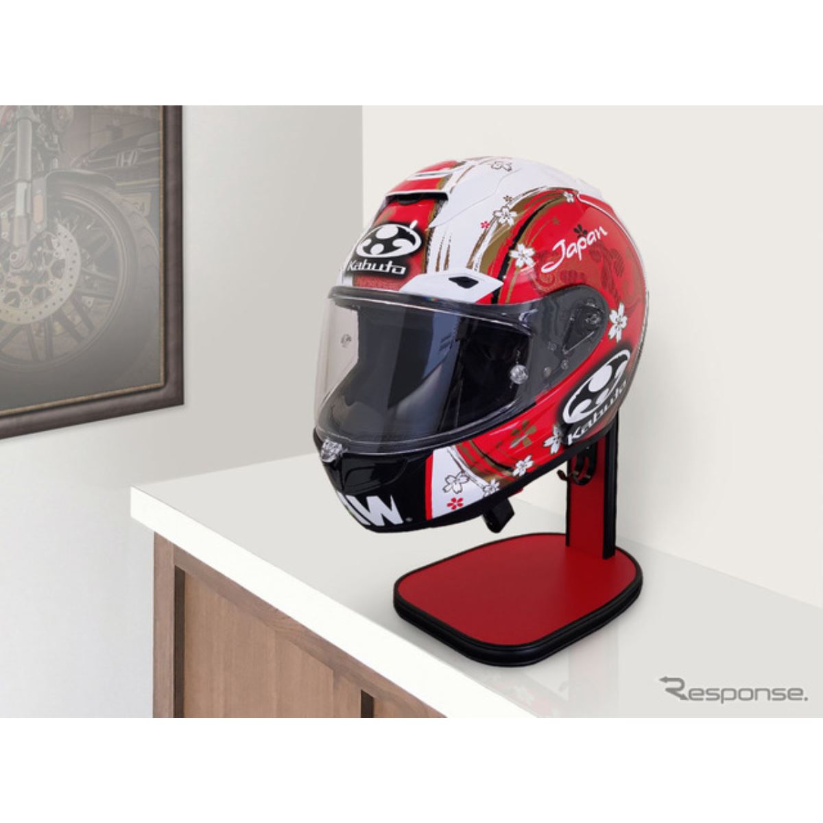 高機能ヘルメットスタンド、梅雨・湿気から解放する乾燥ファン搭載で