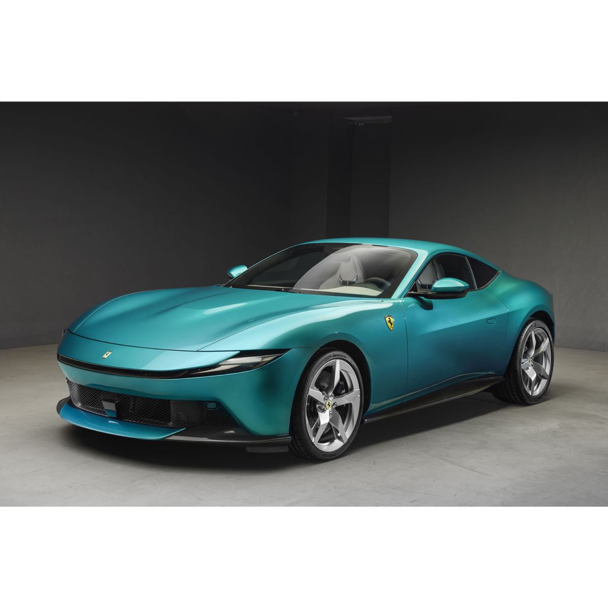 フェラーリが新型車「Amalfi（アマルフィ）」を世界初公開 - 価格.com