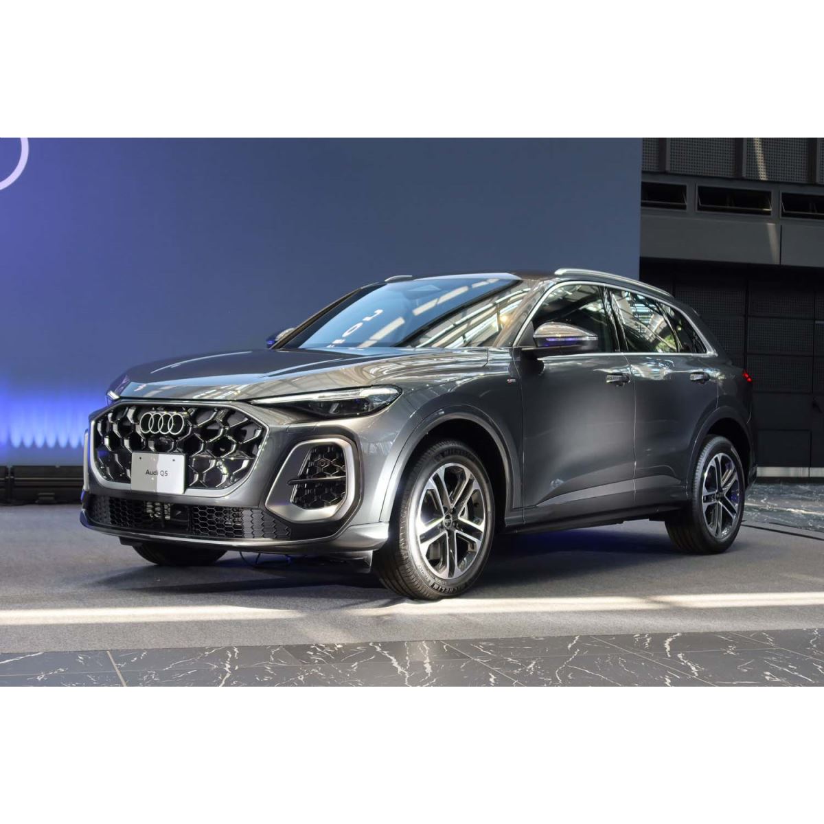 アウディが新型「Q5」「Q5スポーツバック」を発売 導入記念の限定