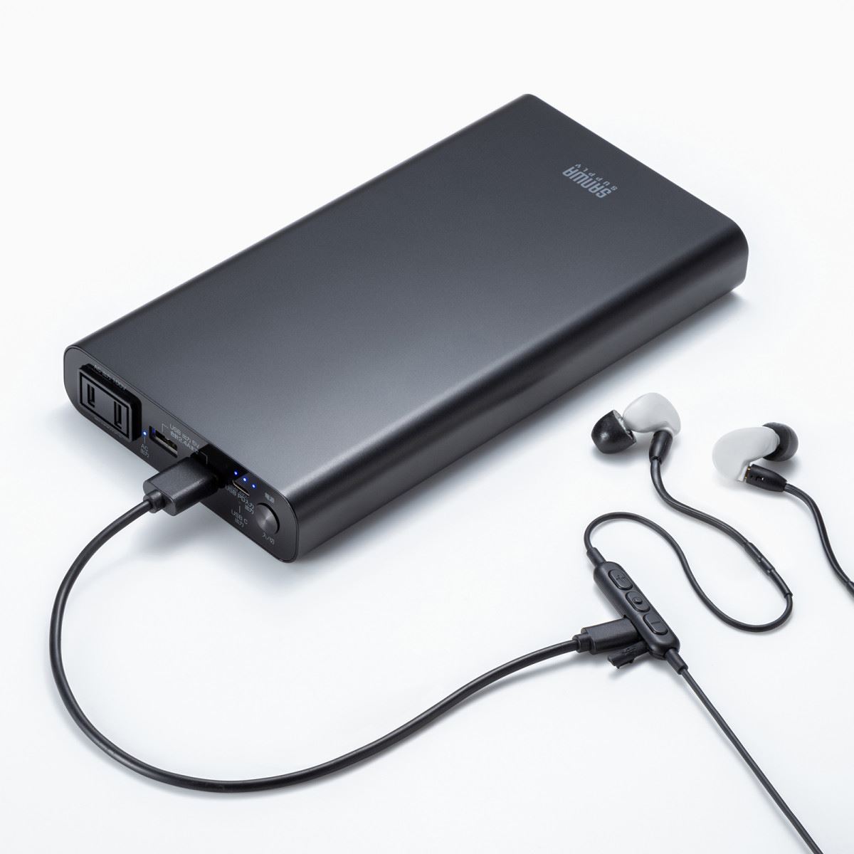 サンワサプライ、ノートPCへ給電できるAC出力とUSB PD出力対応の