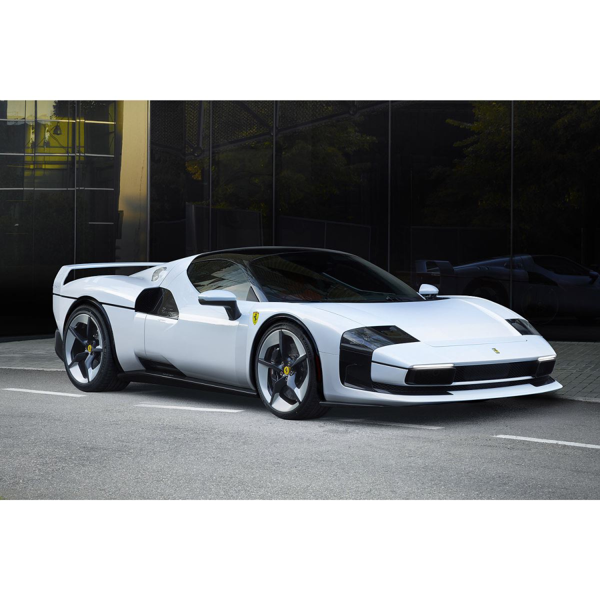 フェラーリが往年の名車「F40」をイメージしたワンオフモデル「SC40