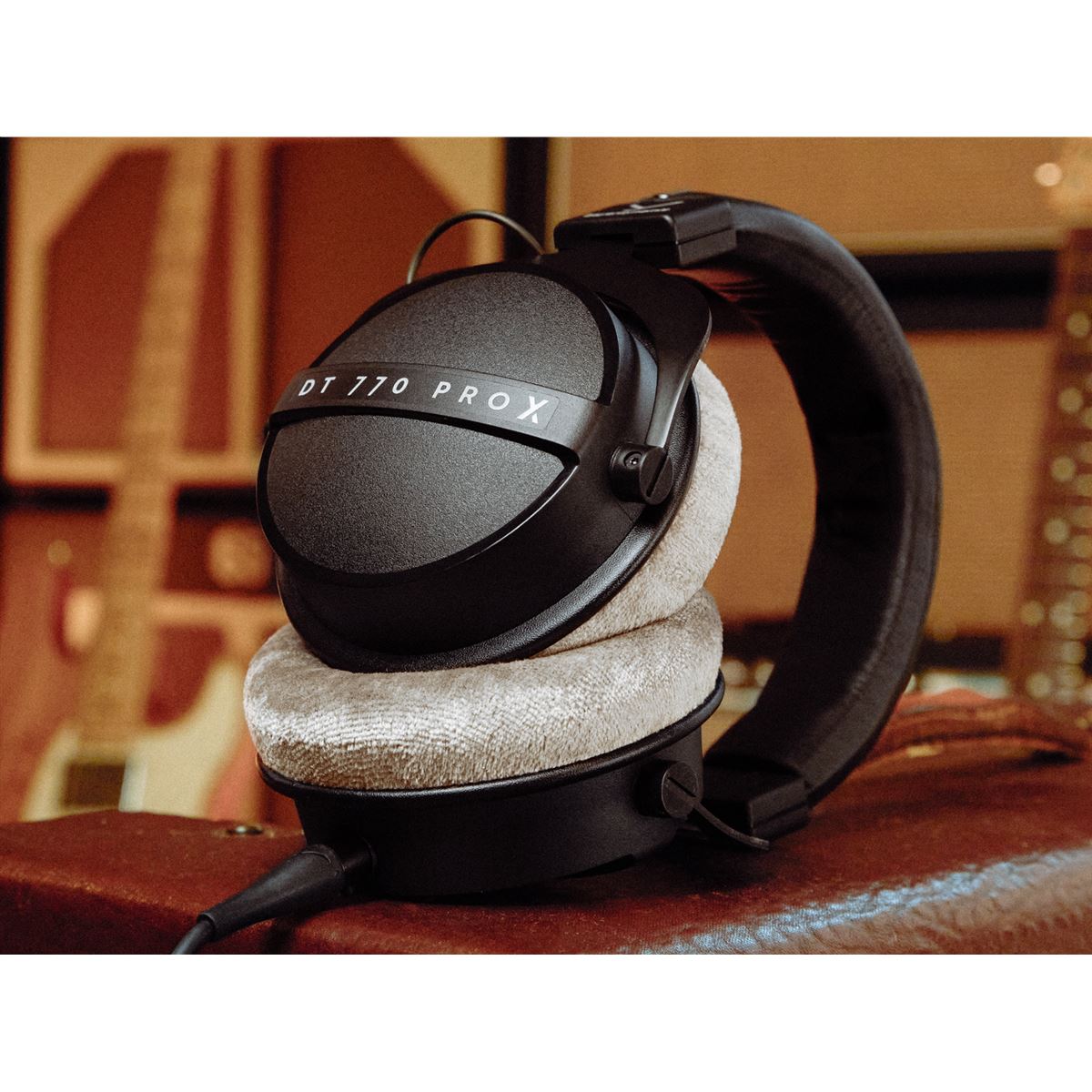 beyerdynamic、新ドライバー搭載のスタジオモニターヘッドホン「DT 770