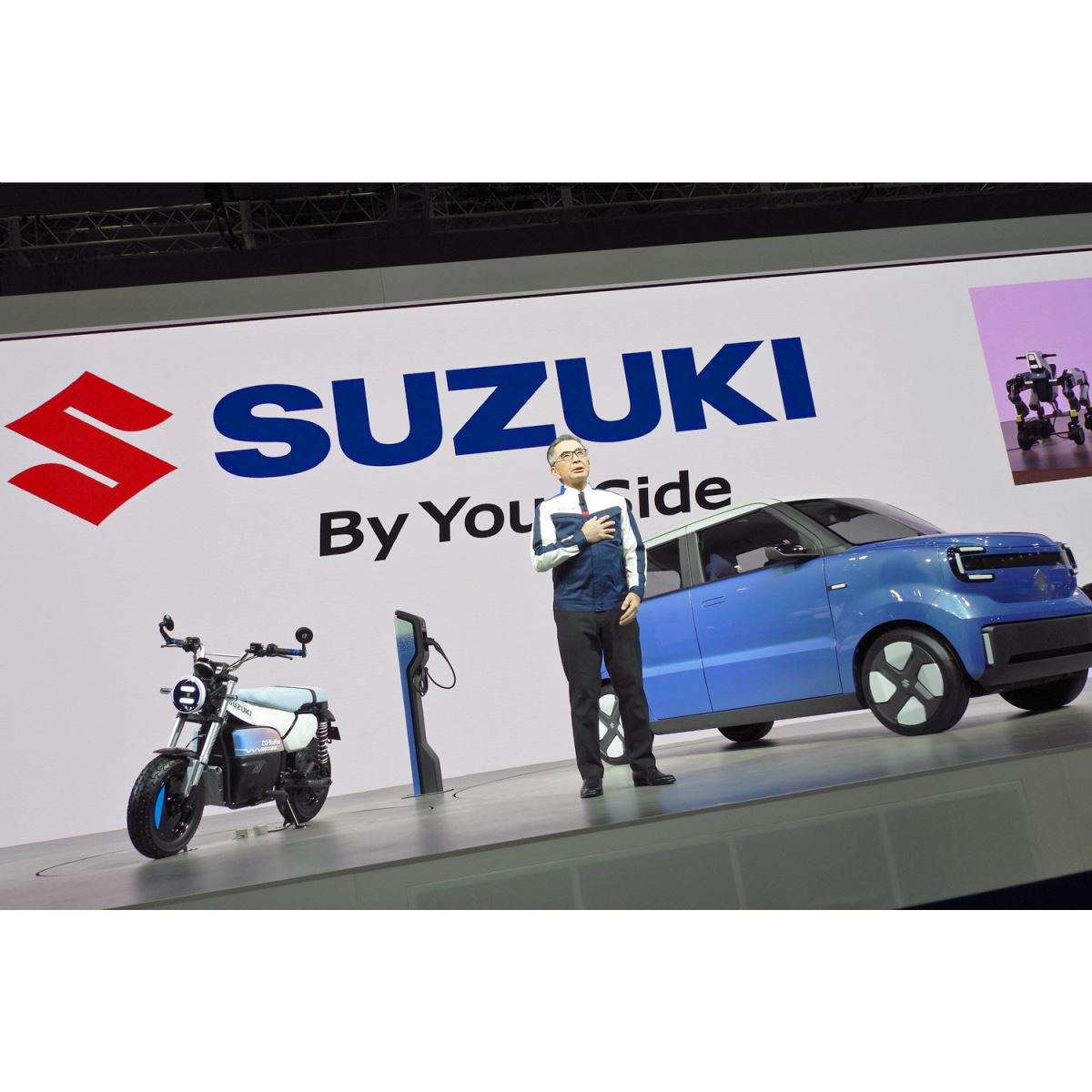 スズキが新型軽BEVや電動レジャーバイクのコンセプトモデルを出展